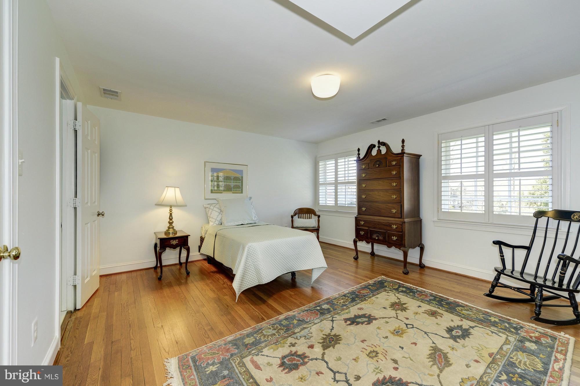 909 Georgetown Ridge Court McLean, VA 22102 - Photo 14 of 30 Bedroom #2