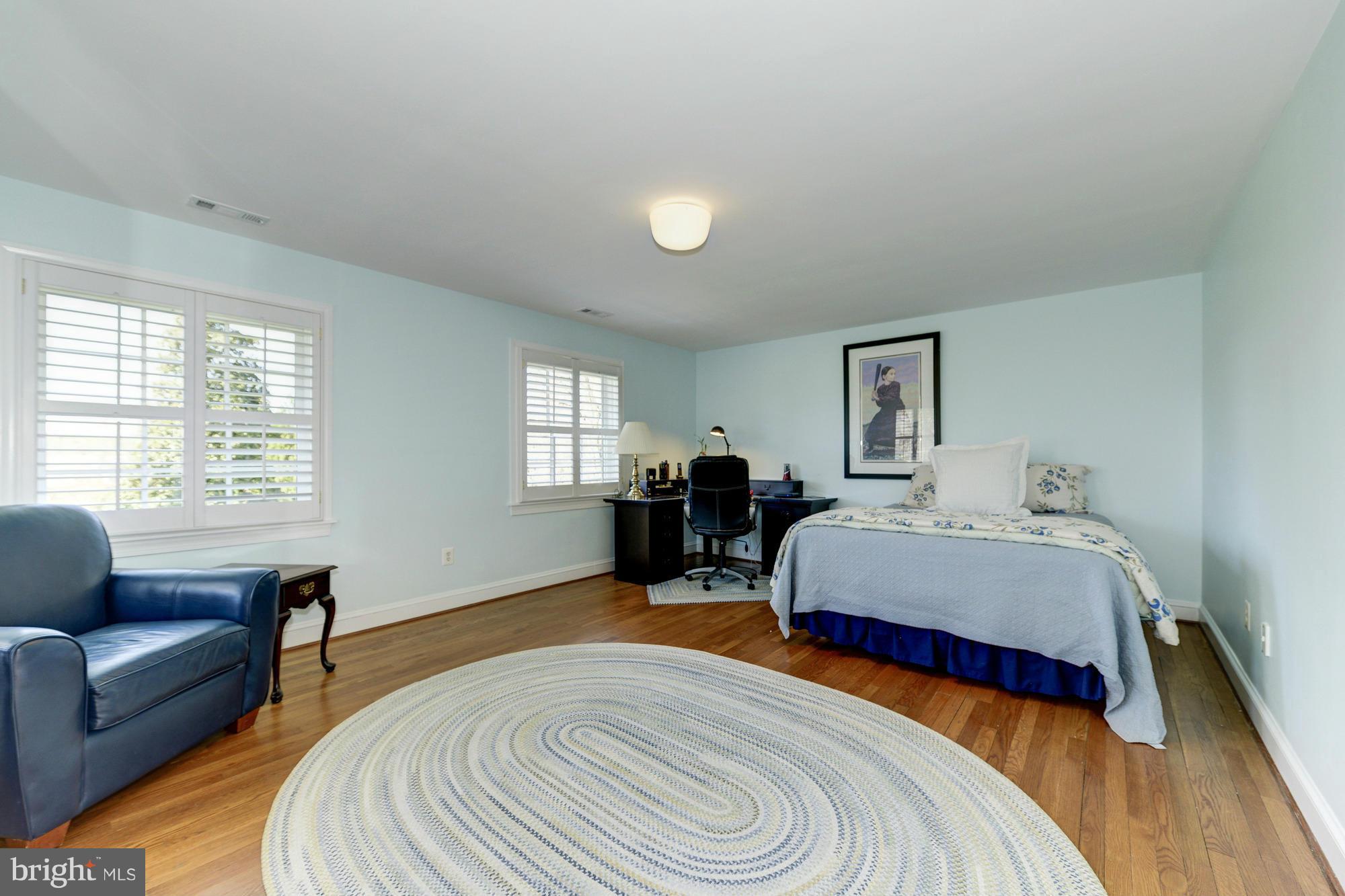 909 Georgetown Ridge Court McLean, VA 22102 - Photo 15 of 30 Bedroom #3