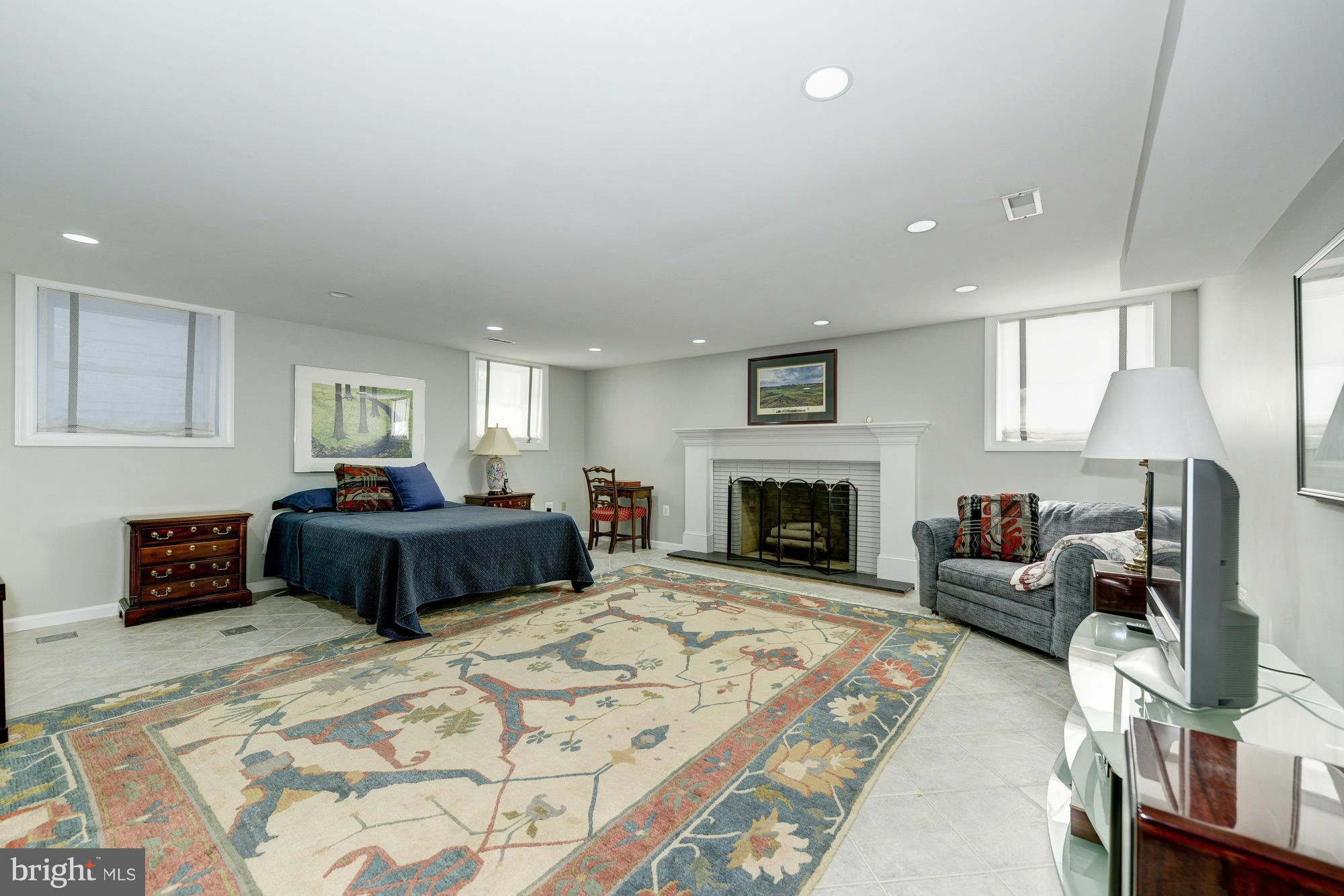 909 Georgetown Ridge Court McLean, VA 22102 - Photo 20 of 30 Den