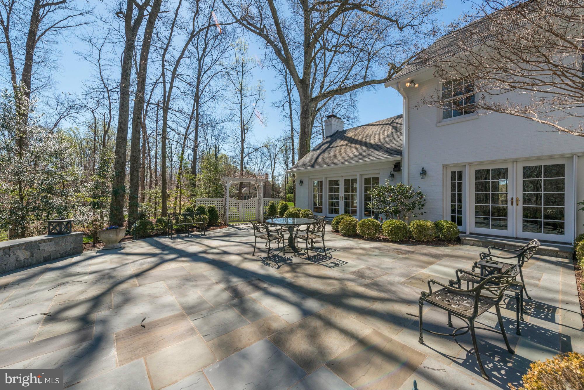909 Georgetown Ridge Court McLean, VA 22102 - Photo 24 of 30 Great Outdoor Space!