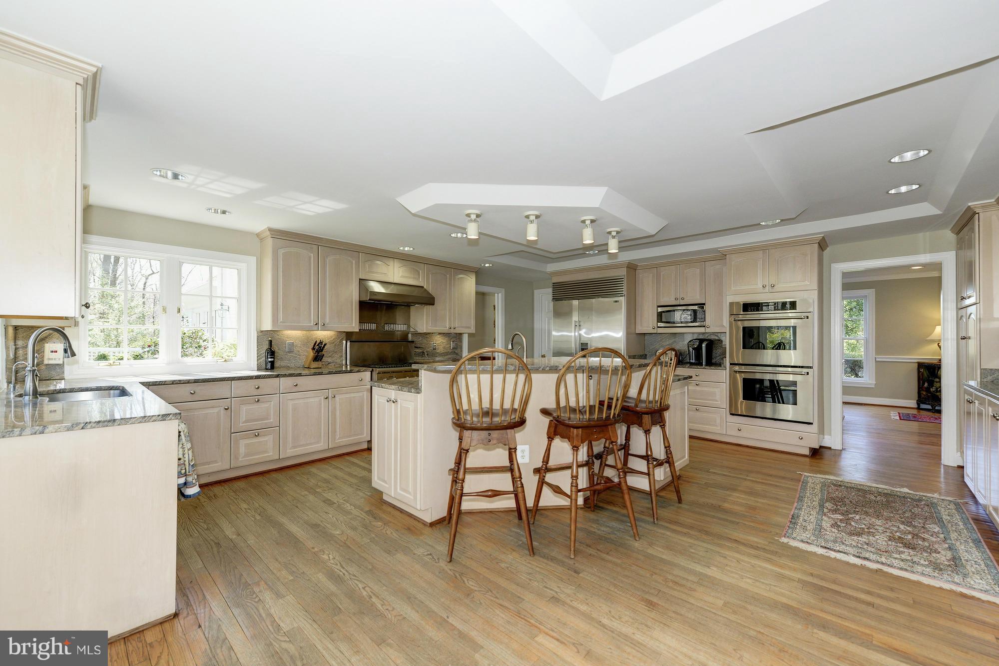 909 Georgetown Ridge Court McLean, VA 22102 - Photo 5 of 30 Kitchen