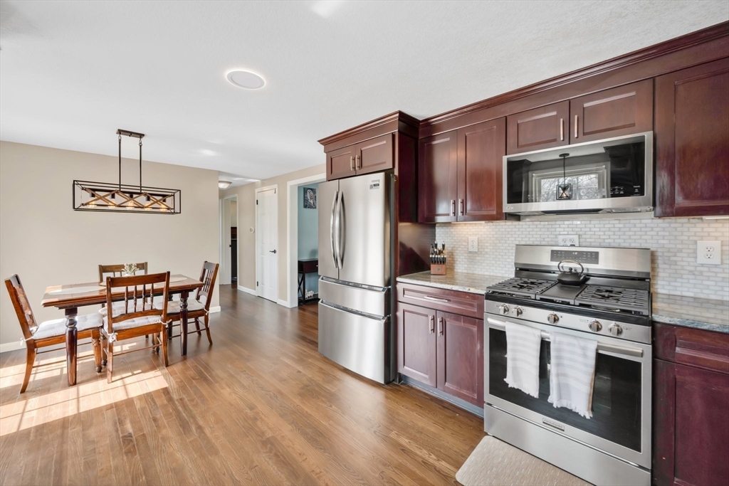 5 Brook Road Enfield, CT 06082 - Photo 3 of 39