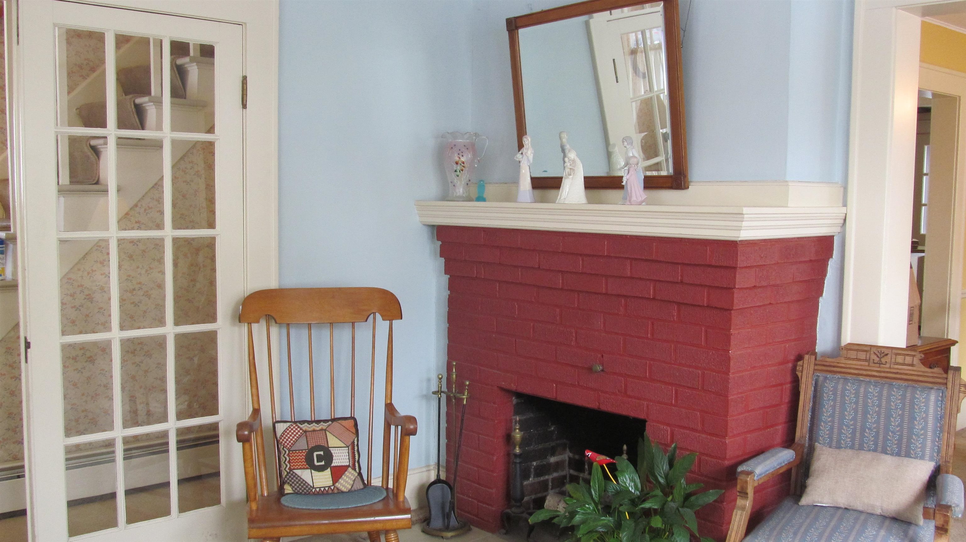 4 Wallace Avenue Rutland, VT 05701 - Photo 7 of 40