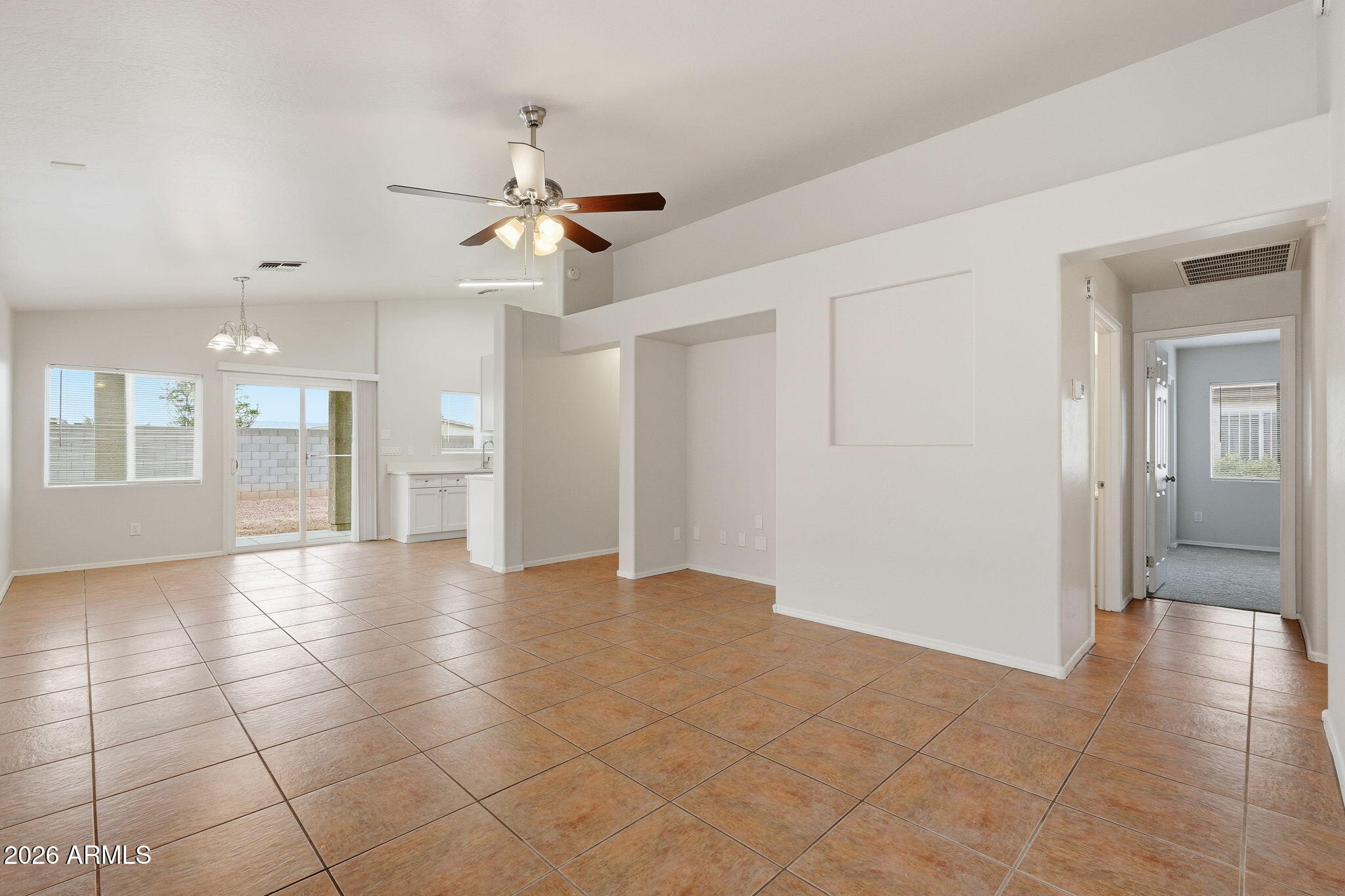 6216 South 16th Lane Phoenix, AZ 85041 - Photo 6 of 31 005_ListerPros