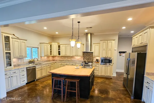 $655,000 | 14224 Aspen Drive, Olive Branch, MS 38654