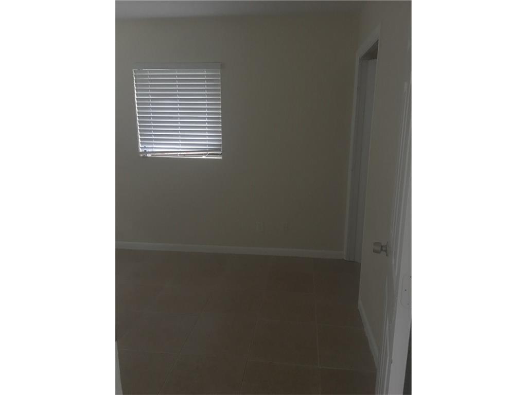 330 6th Road Southwest Vero Beach, FL 32962 - Photo 5 of 7 a close up of a wall