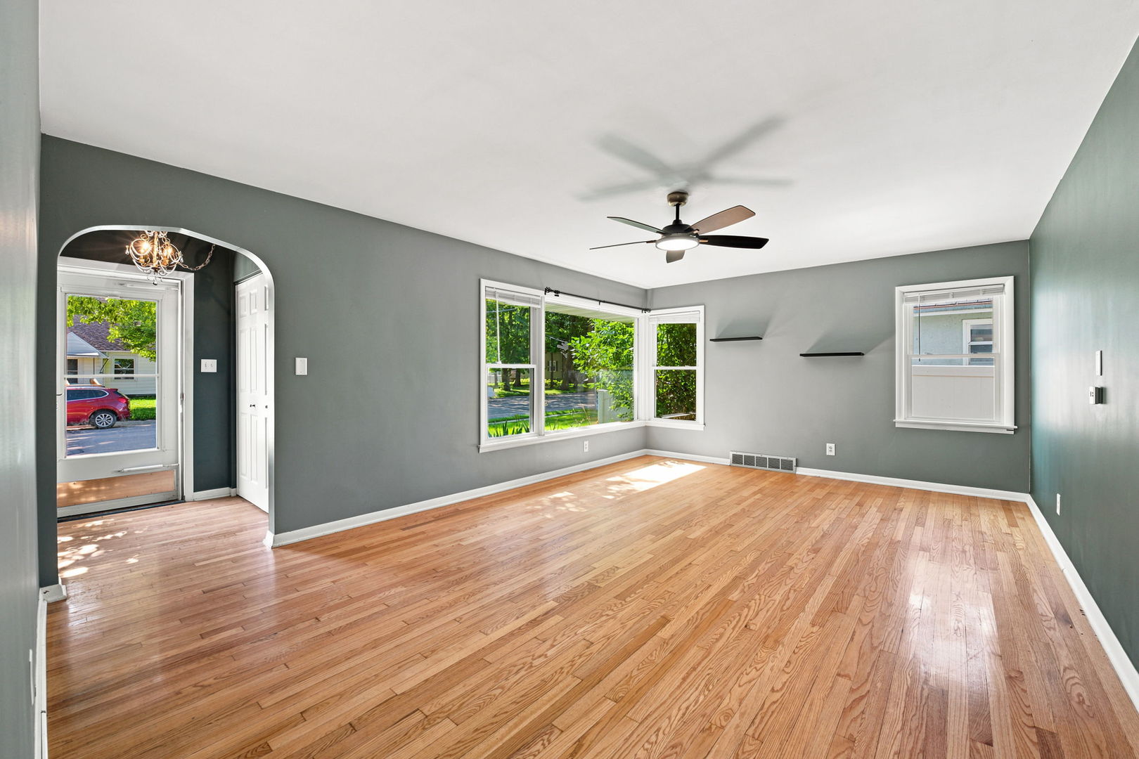 1043 State Street Ottawa, IL 61350 - Photo 7 of 32