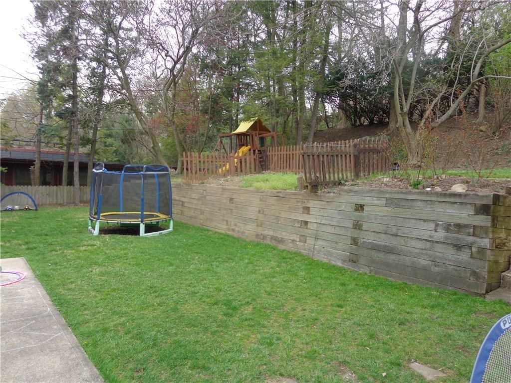 2522 Mt Royal Road Pittsburgh, PA 15217 - Photo 13 of 24 Gallery Image 13