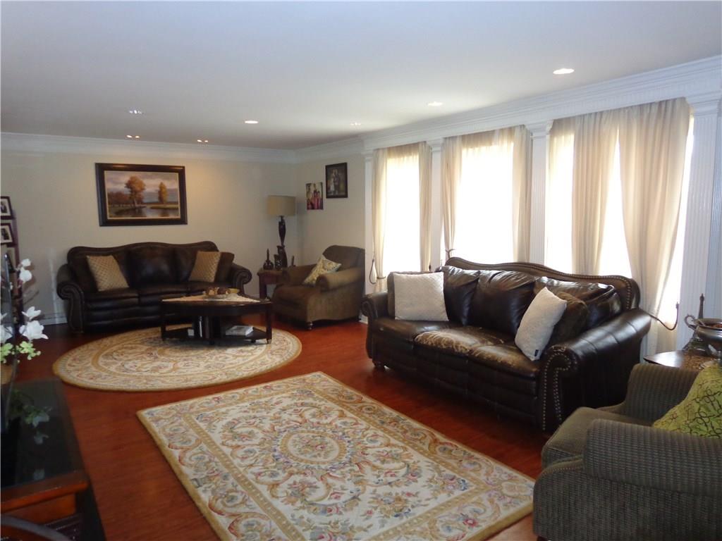 2522 Mt Royal Road Pittsburgh, PA 15217 - Photo 5 of 24 Gallery Image 5