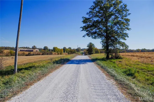 $310,000 | 171 Windy Hill Road, Elsberry, MO 63343