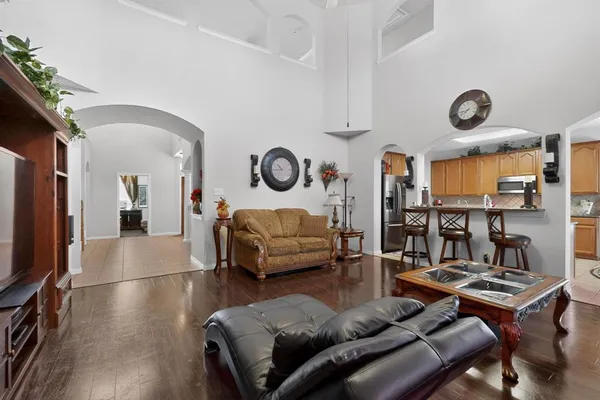 $399,000 | 232 Wellington Drive, DeSoto, TX 75115