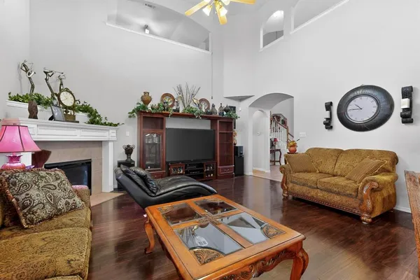 $399,000 | 232 Wellington Drive, DeSoto, TX 75115