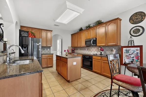 $399,000 | 232 Wellington Drive, DeSoto, TX 75115