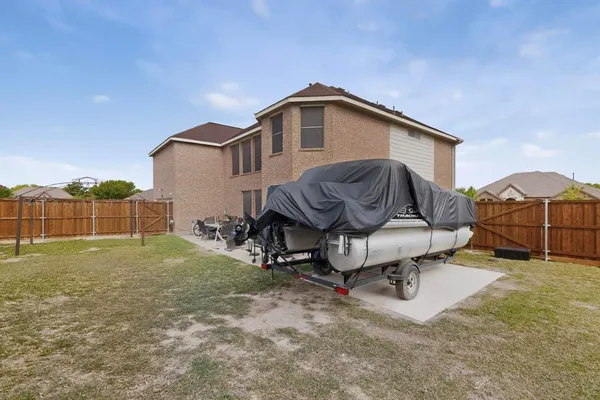 $399,000 | 232 Wellington Drive, DeSoto, TX 75115