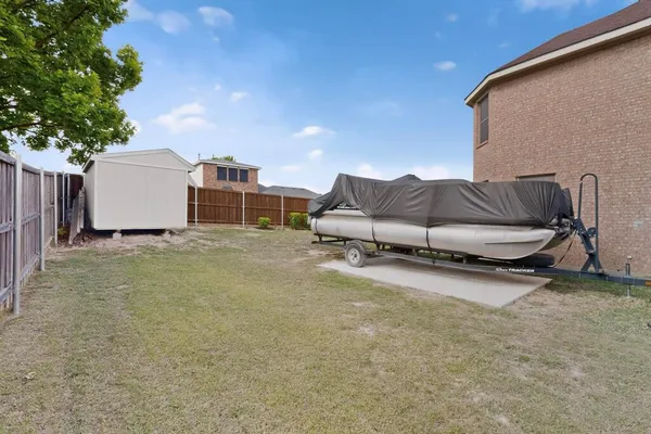 $399,000 | 232 Wellington Drive, DeSoto, TX 75115