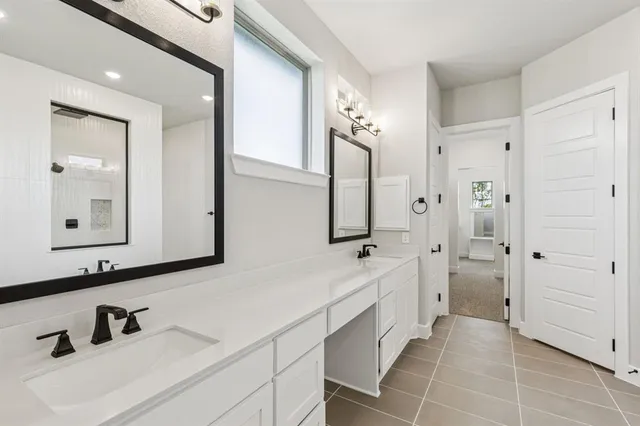 $748,900 | 156 Swan Lake Drive, Waxahachie, TX 75165