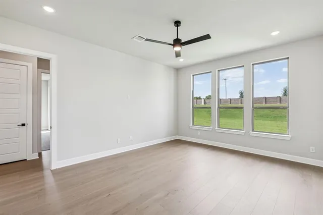 $748,900 | 156 Swan Lake Drive, Waxahachie, TX 75165