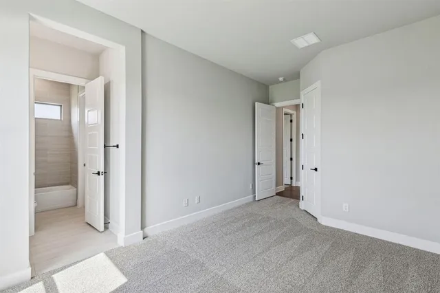 $748,900 | 156 Swan Lake Drive, Waxahachie, TX 75165