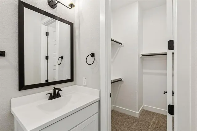 $748,900 | 156 Swan Lake Drive, Waxahachie, TX 75165