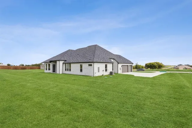 $748,900 | 156 Swan Lake Drive, Waxahachie, TX 75165