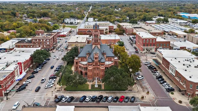 $748,900 | 156 Swan Lake Drive, Waxahachie, TX 75165