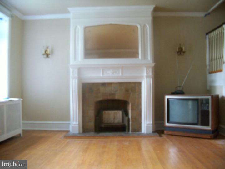 14 East Providence Road Yeadon, PA 19050 - Photo 4 of 18 Living Room