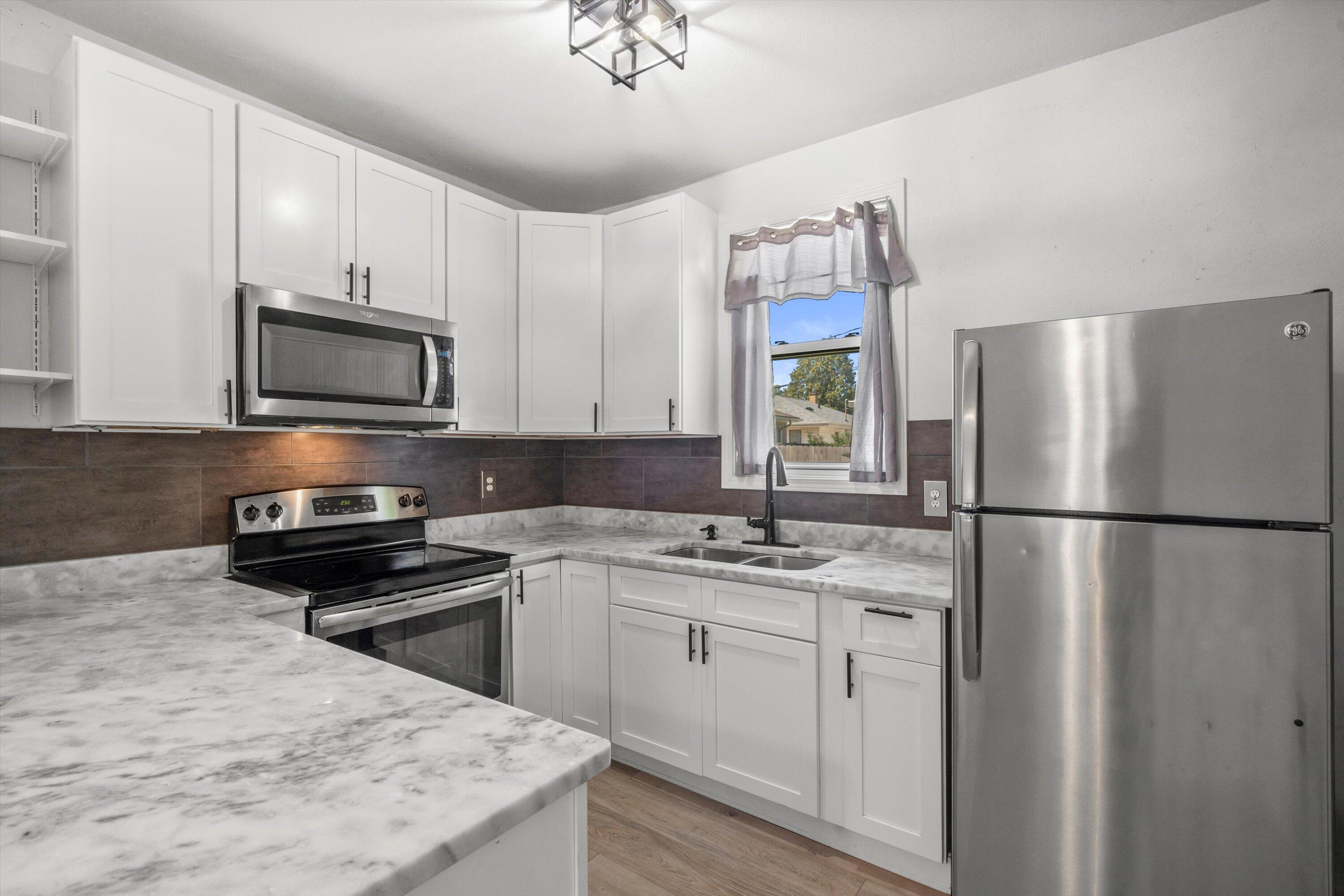 3109 North Main Street Racine, WI 53402 - Photo 24 of 36 25-DSC05784