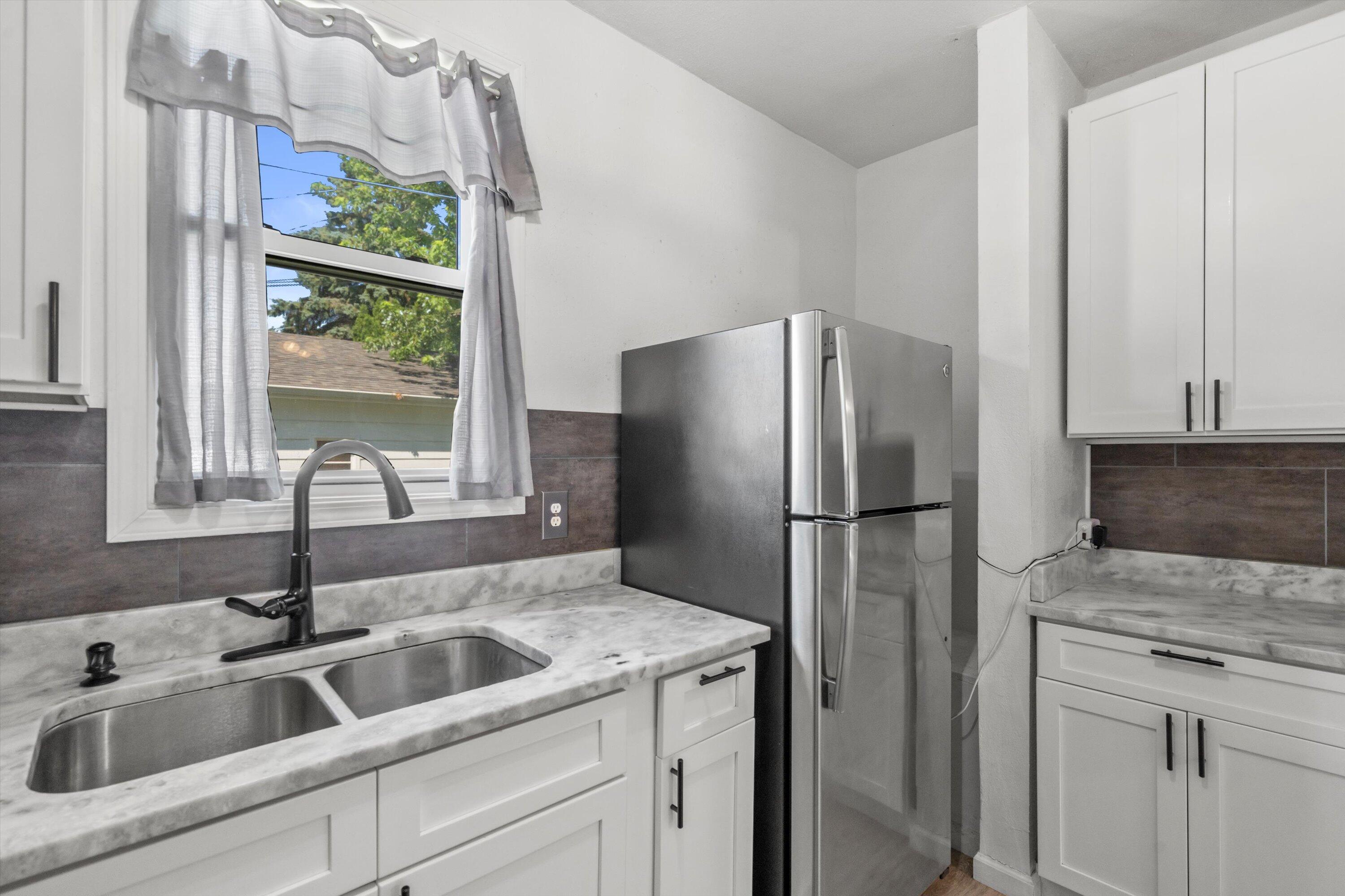 3109 North Main Street Racine, WI 53402 - Photo 27 of 36 28-DSC05801