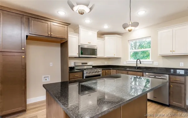 $479,900 | 2428 Ridgewood Court, Unit LOT 916), Jeffersonville, IN 47130