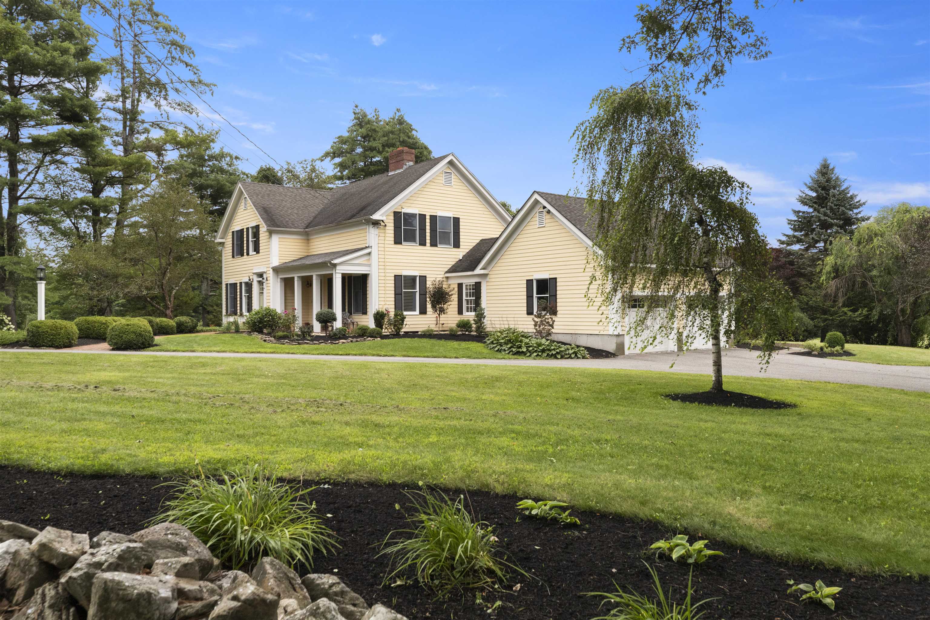 44 North Shore Road Derry, NH 03038 - Photo 1 of 40