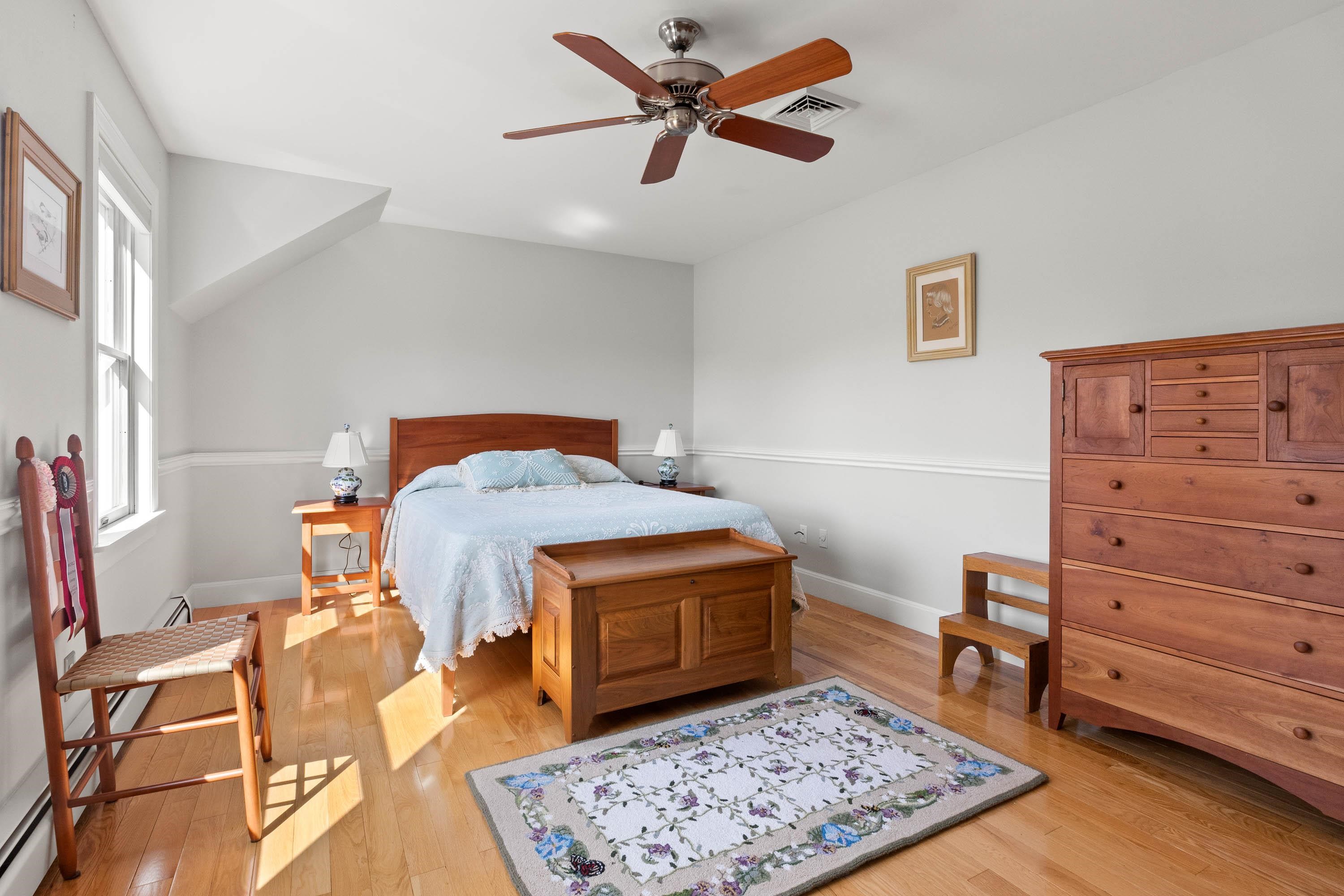 44 North Shore Road Derry, NH 03038 - Photo 12 of 40