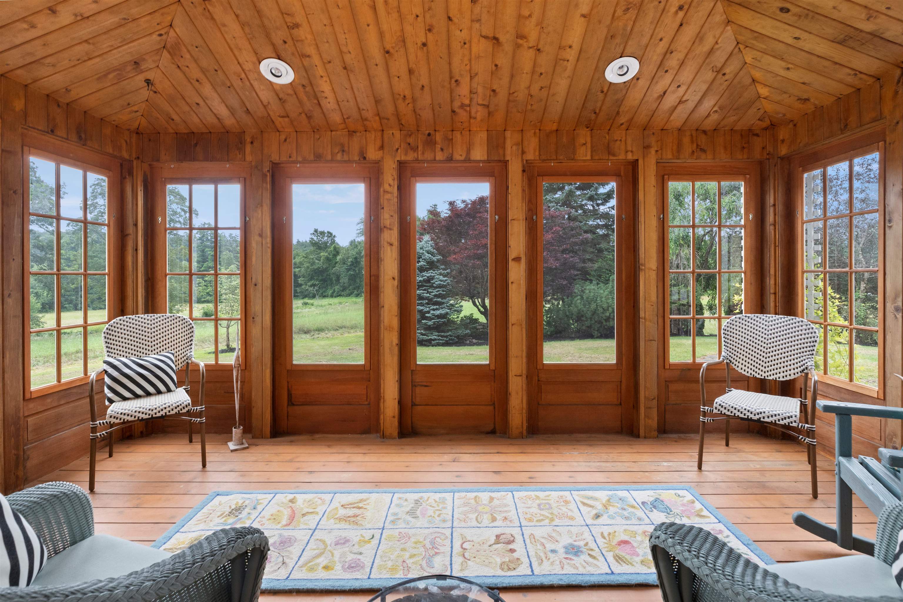 44 North Shore Road Derry, NH 03038 - Photo 16 of 40