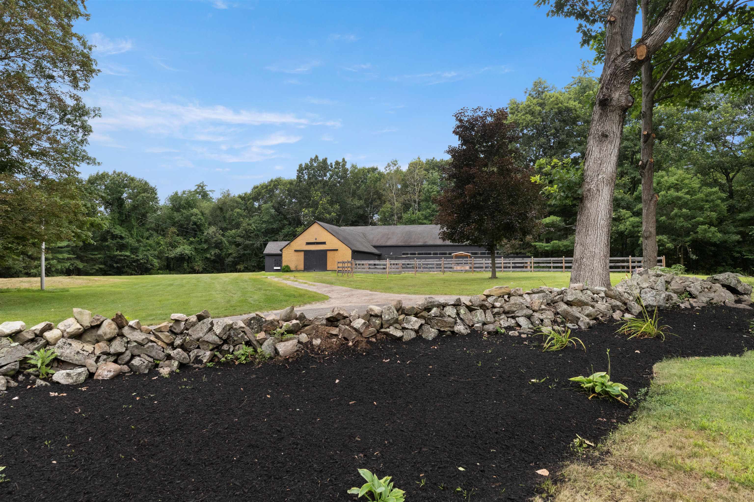 44 North Shore Road Derry, NH 03038 - Photo 17 of 40