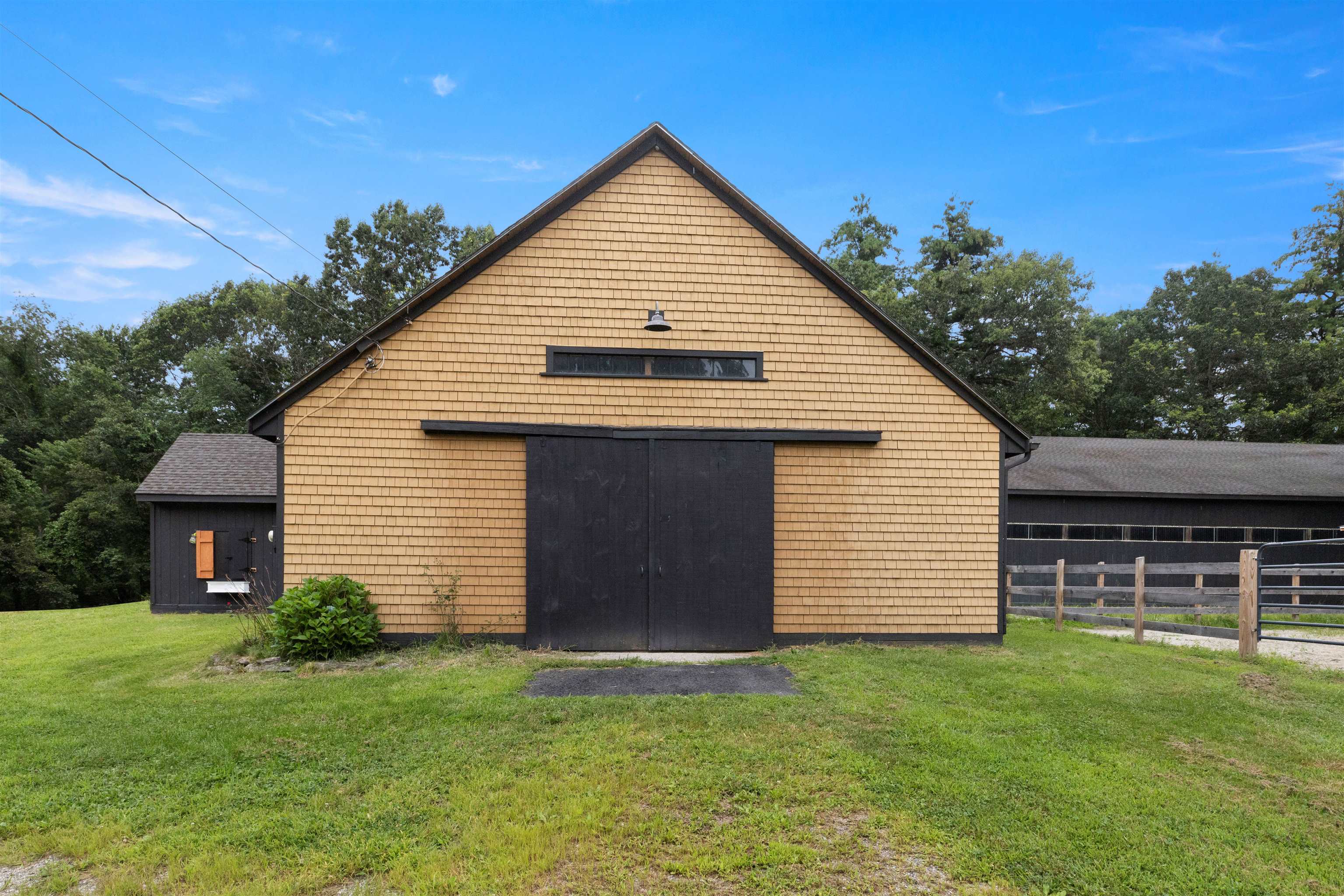 44 North Shore Road Derry, NH 03038 - Photo 19 of 40