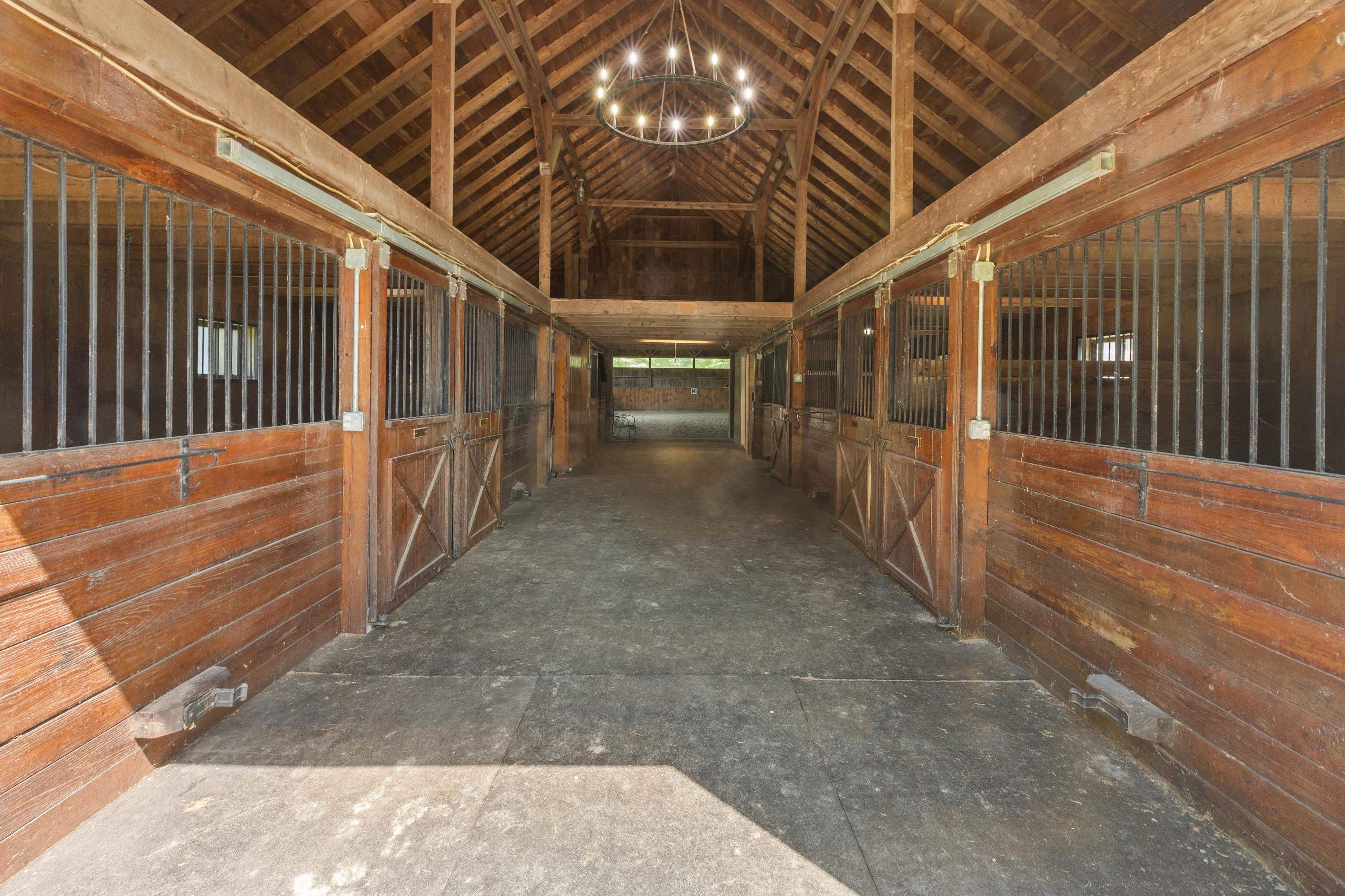 44 North Shore Road Derry, NH 03038 - Photo 20 of 40