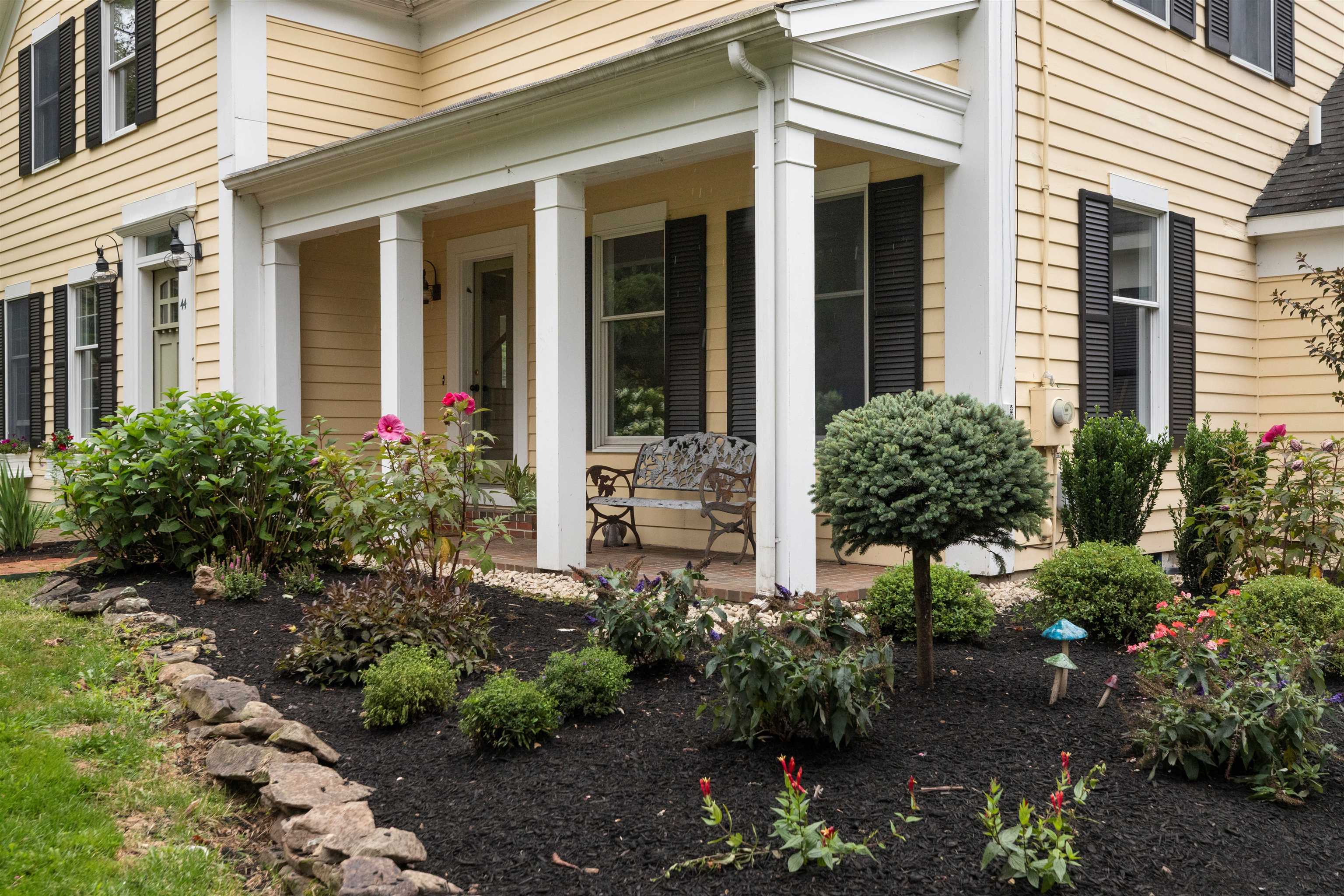 44 North Shore Road Derry, NH 03038 - Photo 2 of 40