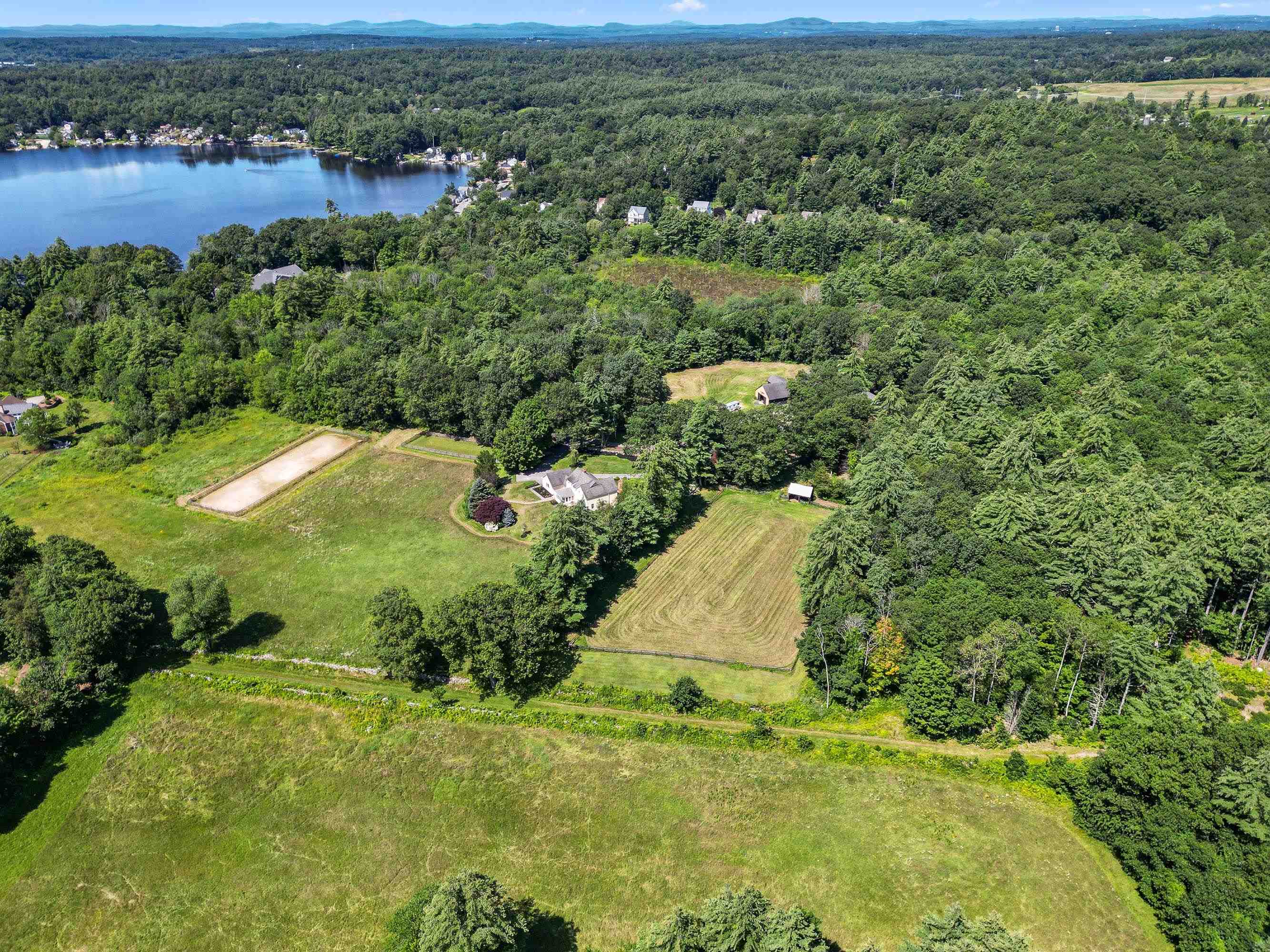 44 North Shore Road Derry, NH 03038 - Photo 24 of 40