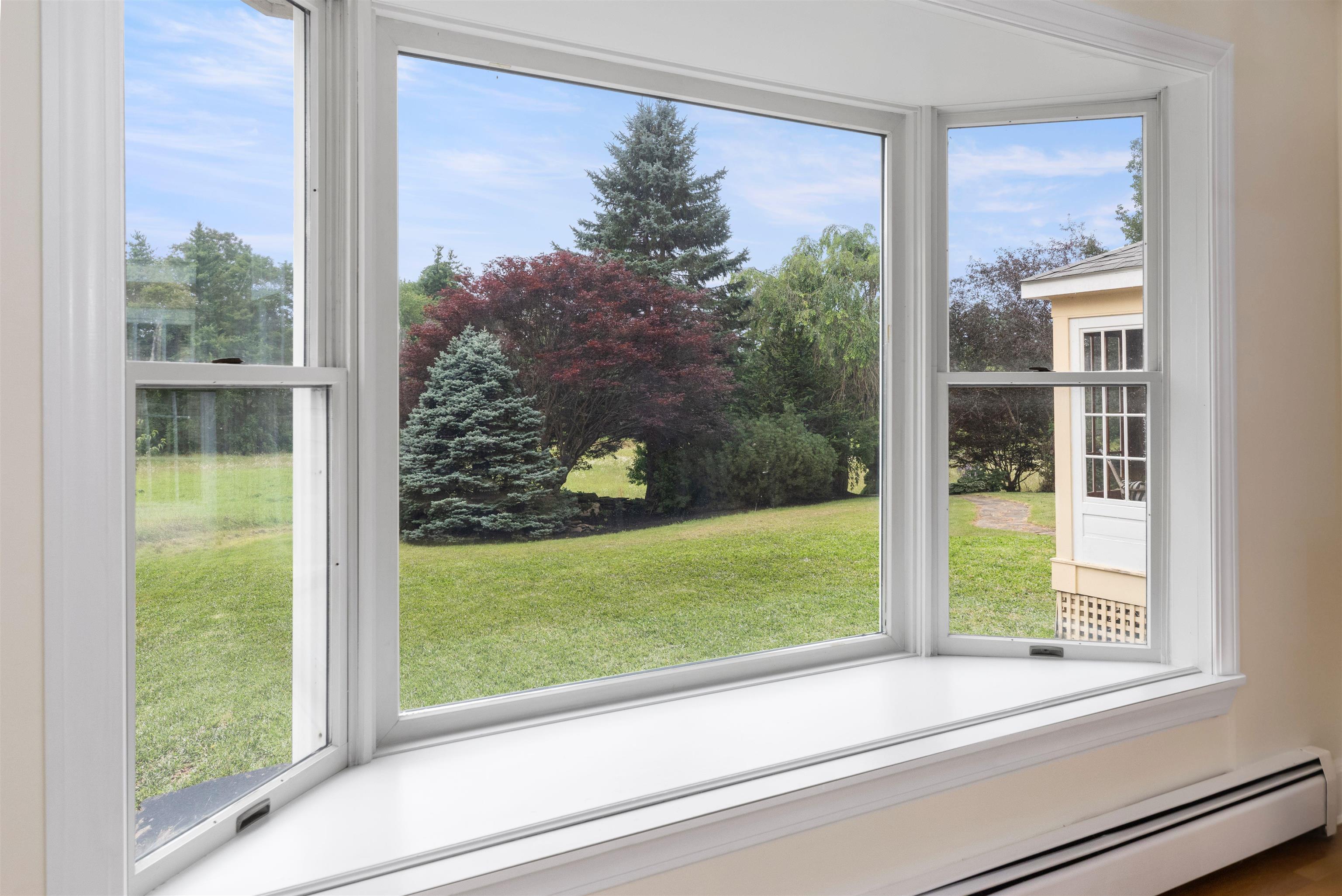 44 North Shore Road Derry, NH 03038 - Photo 6 of 40