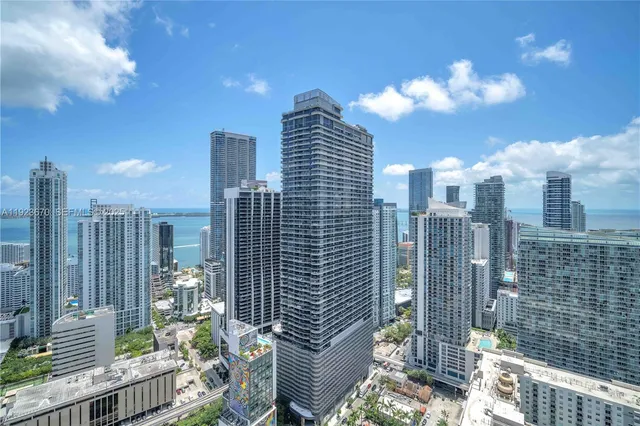 $7,300 | 55 Southwest 9th Street, Unit 4403, Miami, FL 33130