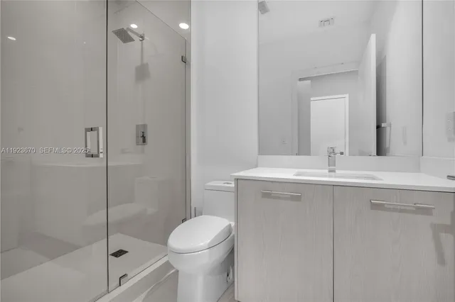 $7,300 | 55 Southwest 9th Street, Unit 4403, Miami, FL 33130