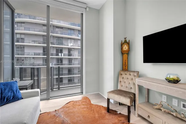 $7,300 | 55 Southwest 9th Street, Unit 4403, Miami, FL 33130