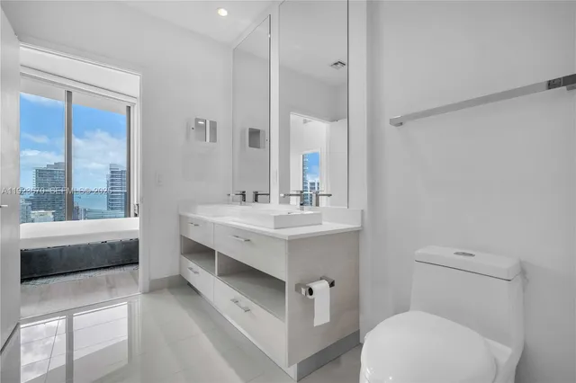 $7,300 | 55 Southwest 9th Street, Unit 4403, Miami, FL 33130