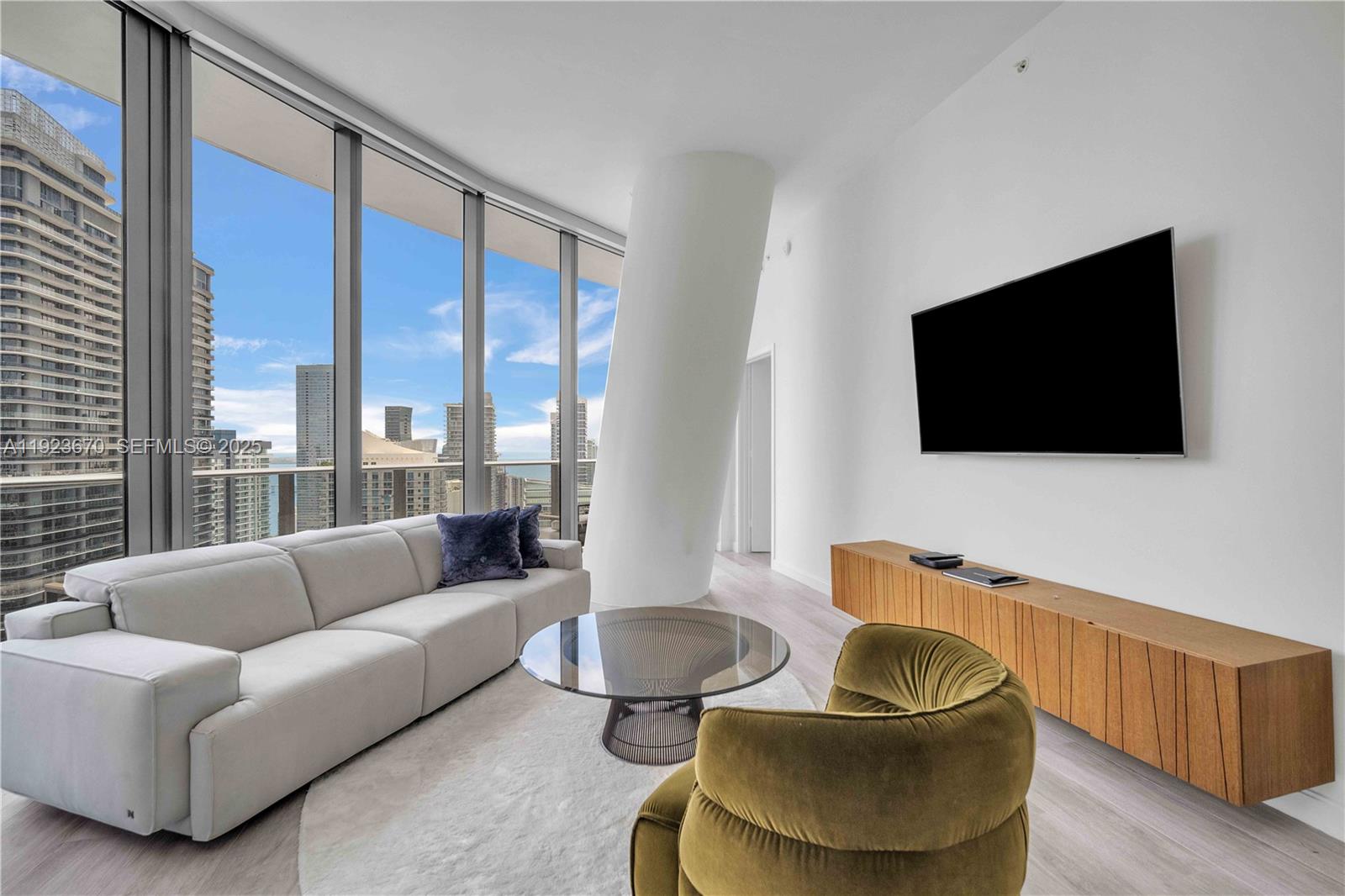 55 Southwest 9th Street, Unit 4403 Miami, FL 33130 - Photo 4 of 70