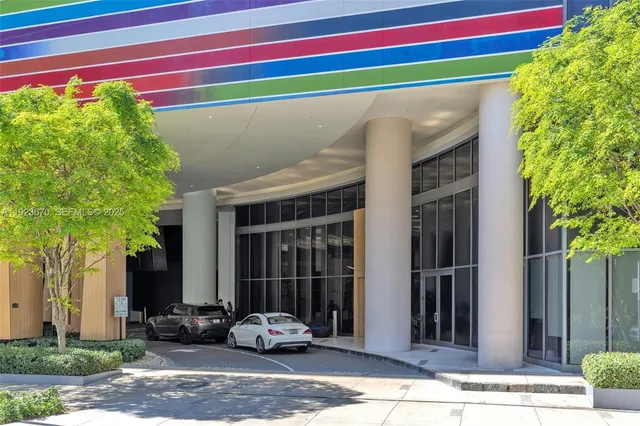 $7,300 | 55 Southwest 9th Street, Unit 4403, Miami, FL 33130