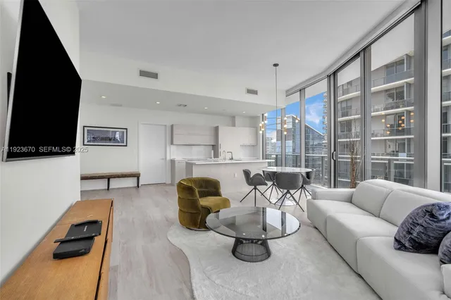 $7,300 | 55 Southwest 9th Street, Unit 4403, Miami, FL 33130