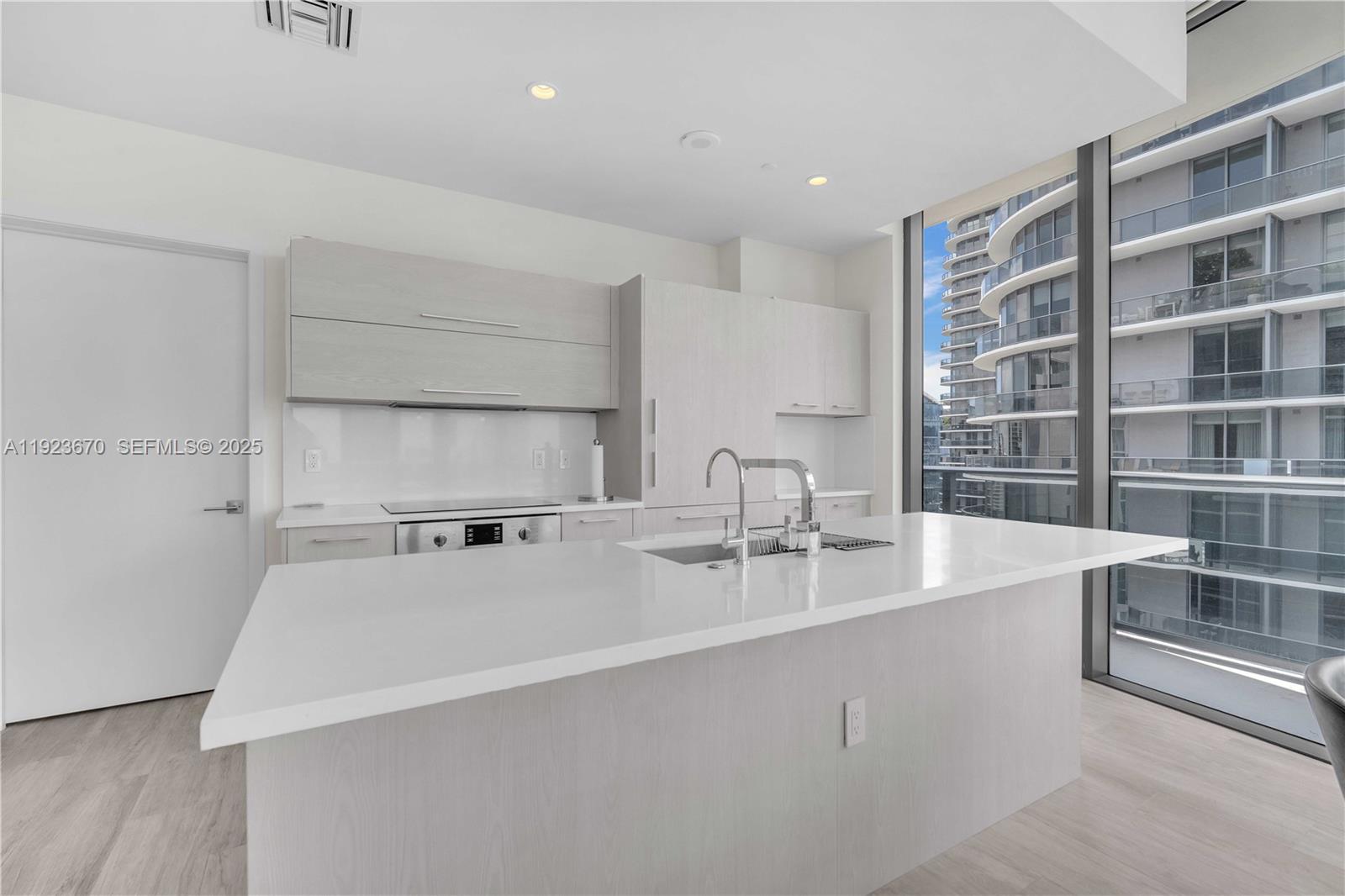 55 Southwest 9th Street, Unit 4403 Miami, FL 33130 - Photo 10 of 70