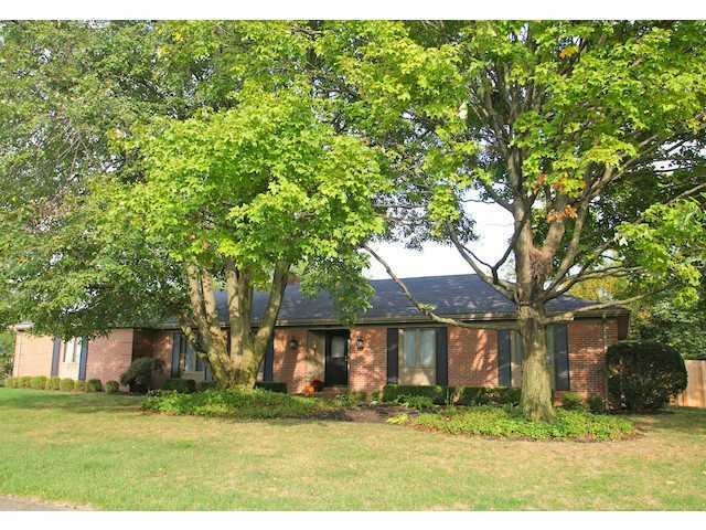 4176 Nottinghill Gate Road Upper Arlington, OH 43220 - Photo 1 of 24
