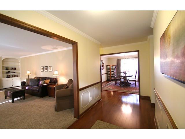4176 Nottinghill Gate Road Upper Arlington, OH 43220 - Photo 2 of 24