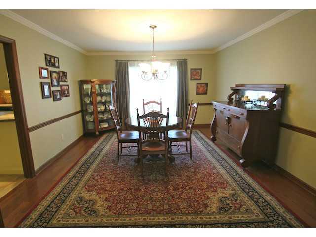 4176 Nottinghill Gate Road Upper Arlington, OH 43220 - Photo 4 of 24