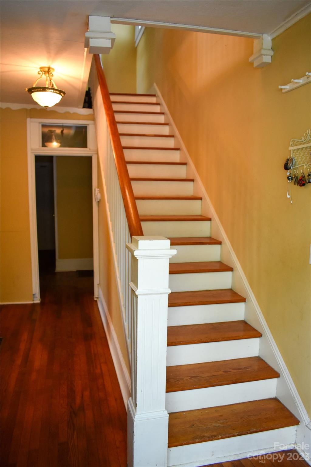 505 North Main Street Lenoir, NC 28645 - Photo 12 of 22 a view of entryway